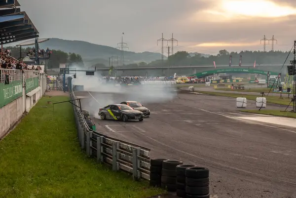 dumanlı araba yarışı