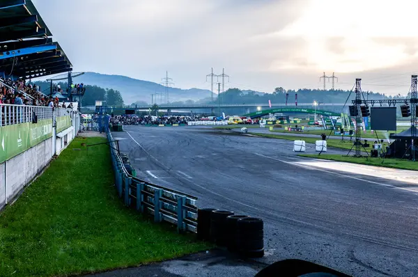 dumanlı araba yarışı