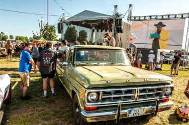 Amerikan retro arabası popüler bir Amerikan müzik festivali.