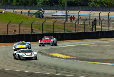 Klasik araba yarışı.