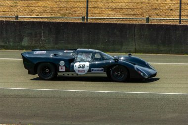 Klasik araba yarışı.