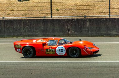 Klasik araba yarışı.