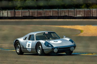 Klasik araba yarışı.