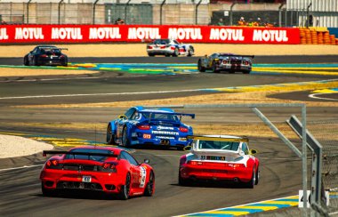 Klasik araba yarışı.