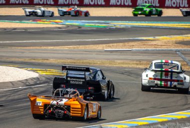 Klasik araba yarışı.