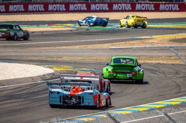 Klasik araba yarışı.