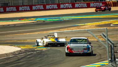 Klasik araba yarışı.