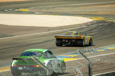 Klasik araba yarışı.