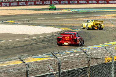 Klasik araba yarışı.