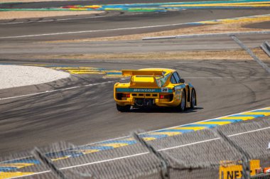 Klasik araba yarışı.