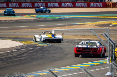 Klasik araba yarışı.