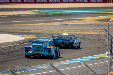 Klasik araba yarışı.