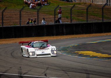 Klasik araba yarışı.