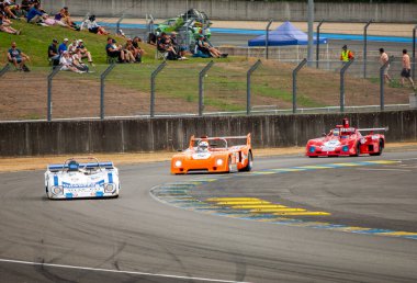 Klasik araba yarışı.