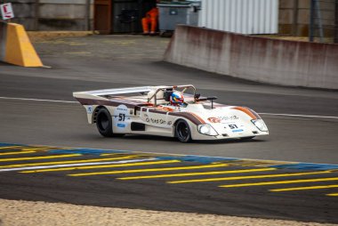 Klasik araba yarışı.