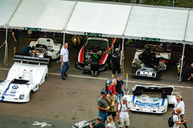 Klasik araba yarışı.