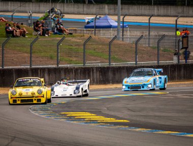 Klasik araba yarışı.