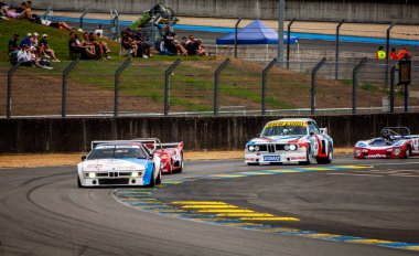 Klasik araba yarışı.