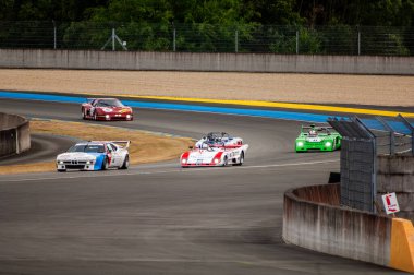 Klasik araba yarışı.