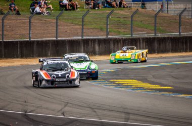 Klasik araba yarışı.