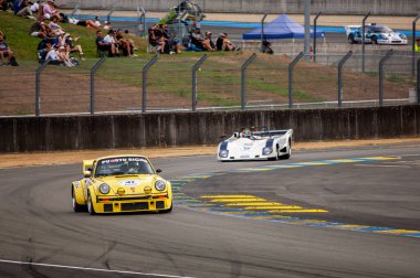 Klasik araba yarışı.