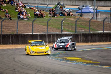 Klasik araba yarışı.