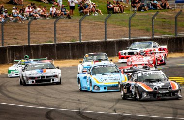 Klasik araba yarışı.