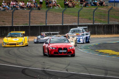 Klasik araba yarışı.