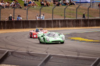 Klasik araba yarışı.