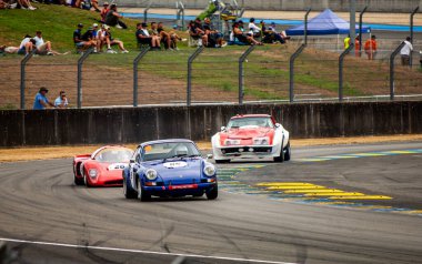 Klasik araba yarışı.