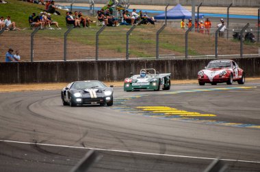 Klasik araba yarışı.