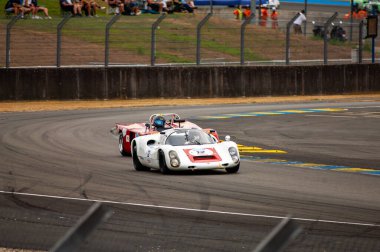 Klasik araba yarışı.