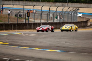 Klasik araba yarışı.