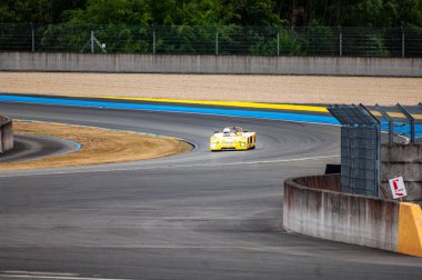 Klasik araba yarışı.