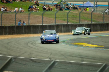 Klasik araba yarışı.