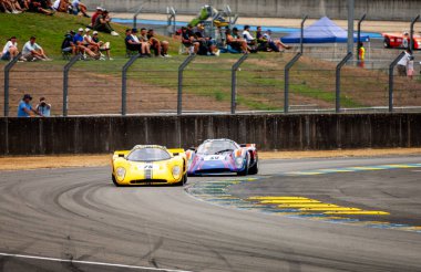 Klasik araba yarışı.