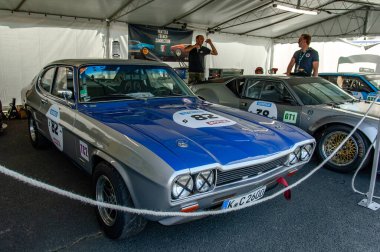 Klasik araba yarışı.