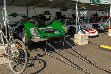 Klasik araba yarışı.