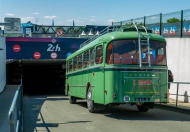 Prag 'da otobüs. prag.