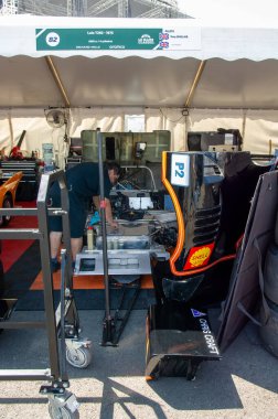 Araba servisi, araba motoru.