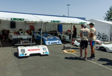 Odessa, Ukrayna - 26 Ağustos 2017: Mini yarış yarışında güzel araba yarışları. açık