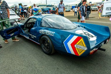 Klasik araba yarışı.