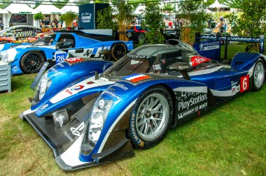 Klasik araba yarışı.