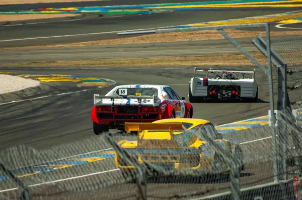 Klasik araba yarışı.