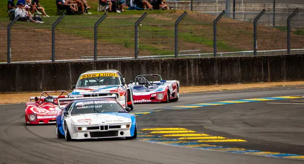 Klasik araba yarışı.