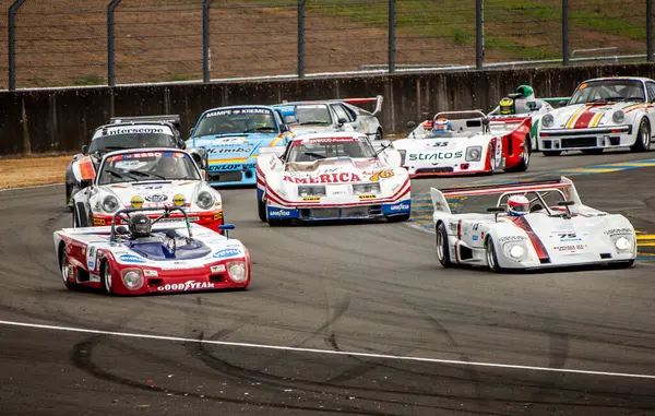 Klasik araba yarışı.