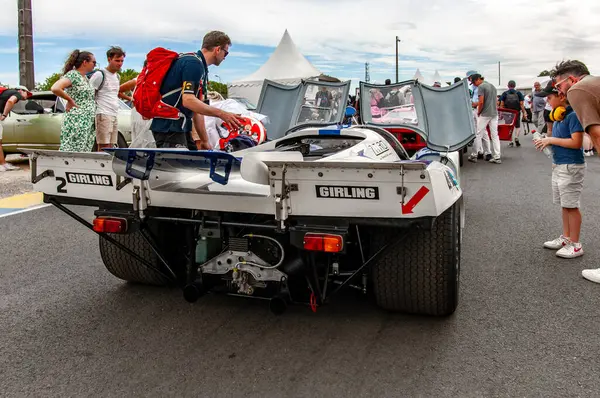 Klasik araba yarışı.