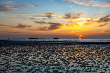 Denizde gün batımı