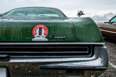 Ekranda klasik Ford Mustang