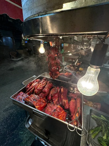 Вертикальный Гонконг Приготовил Шашлык Свинины Продаже Ночном Рынке — стоковое фото